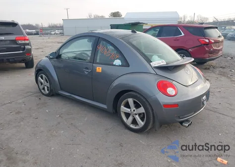 2006 Volkswagen New Beetle 2.5 z USA, uszkodzony, nr VIN 3VWSW31CX6M419848